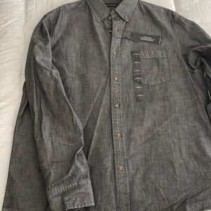 Banana Republic “untucked slim fit” men’s button down dress shirt, L